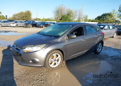 2014 Ford Focus Se z USA, uszkodzony, nr VIN 1FADP3K22EL449351